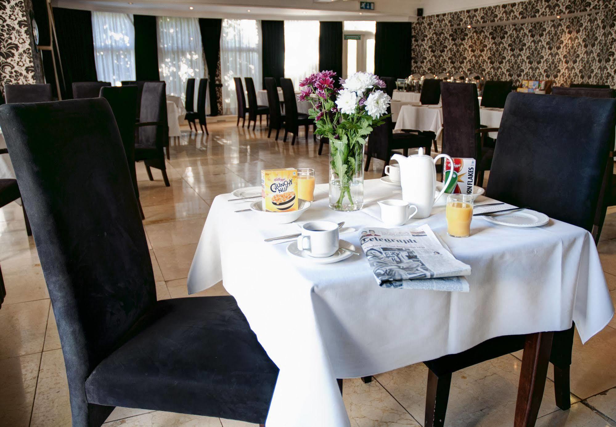 Oyo Clayton Lodge Newcastle-under-Lyme Exteriör bild