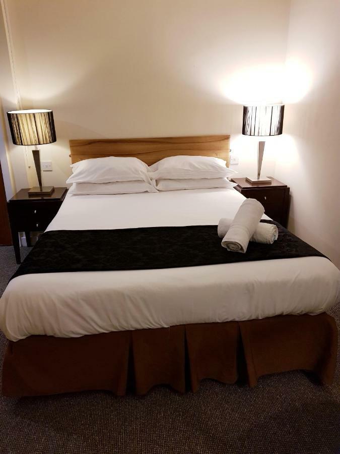 Oyo Clayton Lodge Newcastle-under-Lyme Exteriör bild